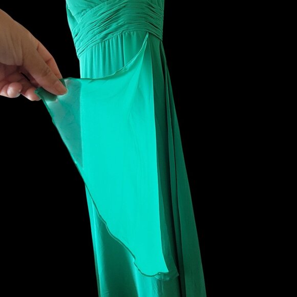 Green Sleeveless V-Neck Ruched Empire Waist Floor-Length Chiffon Dress - Picture 2 of 13
